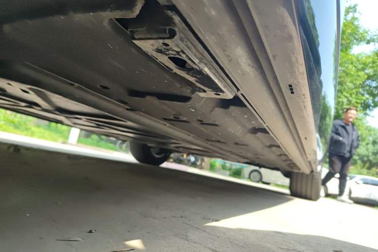 Used Denza D9 2024 DM-i 1050 Luxury Model Chassis Front Left