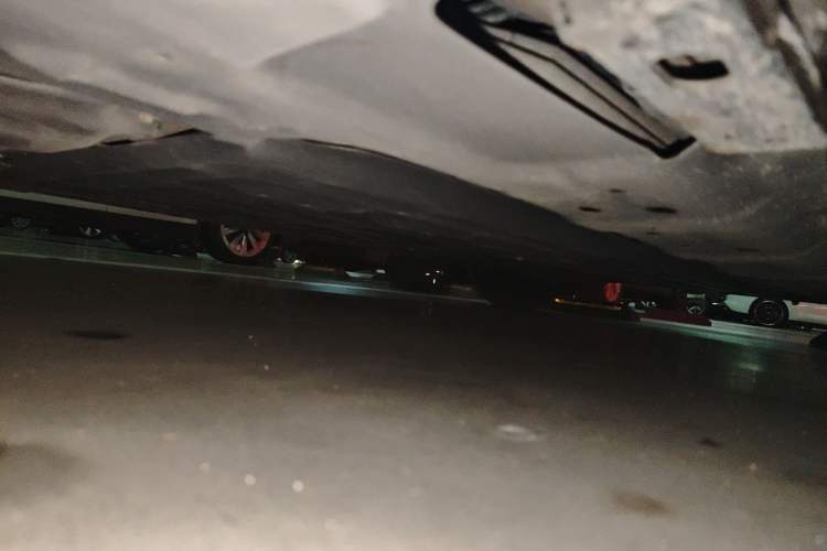 Used Denza D9 2024 DM-i 980 Four-Wheel Drive Prestige Model Chassis Front Left
