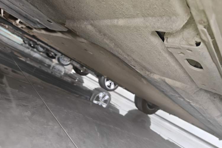 Used Denza D9 2024 DM-i 980 Four-Wheel Drive Prestige Model Chassis Front Left