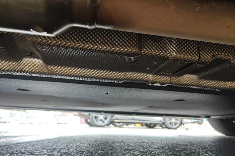 Used Denza D9 2024 DM-i 980 Four-Wheel Drive Prestige Model Chassis Front Left