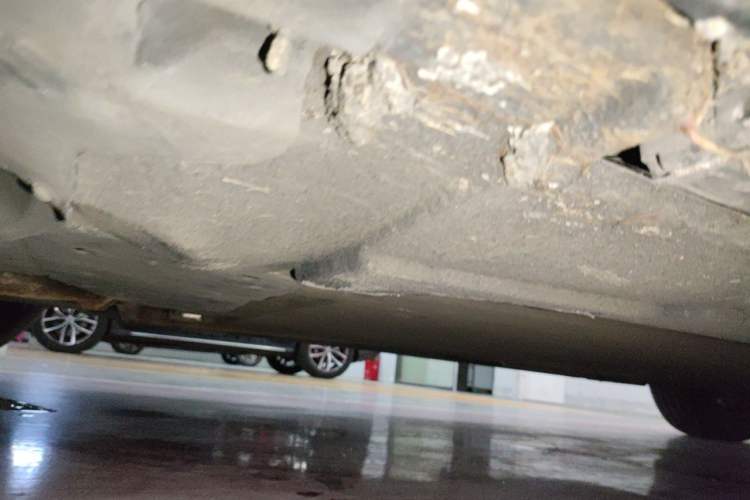 Used Denza D9 2024 DM-i 980 Four-Wheel Drive Prestige Model Chassis Front Left