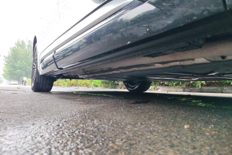 Used Denza D9 2024 DM-i 980 Four-Wheel Drive Prestige Model Chassis Front Right
