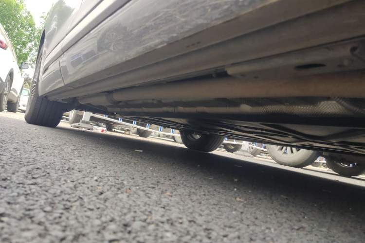 Used Denza D9 2024 DM-i 980 Four-Wheel Drive Prestige Model Chassis Front Right