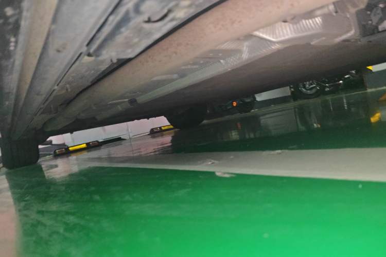 Used Denza D9 2024 DM-i 970 Luxury Model Chassis Front Right