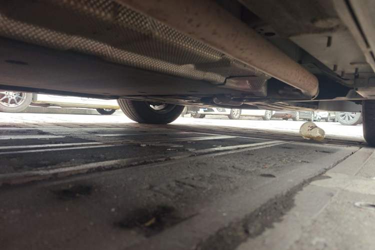 Used Denza D9 2024 DM-i 980 Four-Wheel Drive Prestige Model Chassis Front Right