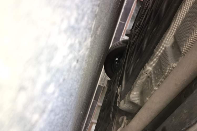 Used Denza D9 2024 DM-i 980 Four-Wheel Drive Prestige Model Chassis Front Right
