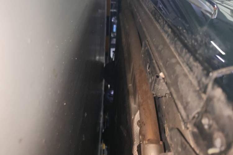 Used Denza D9 2024 DM-i 1050 Luxury Model Chassis Front Right