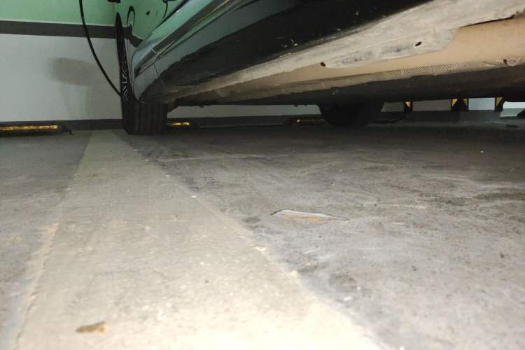 Used Denza D9 2024 DM-i 1050 Luxury Model Chassis Front Right