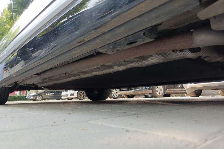 Used Denza D9 2024 DM-i 1050 Luxury Model Chassis Front Right