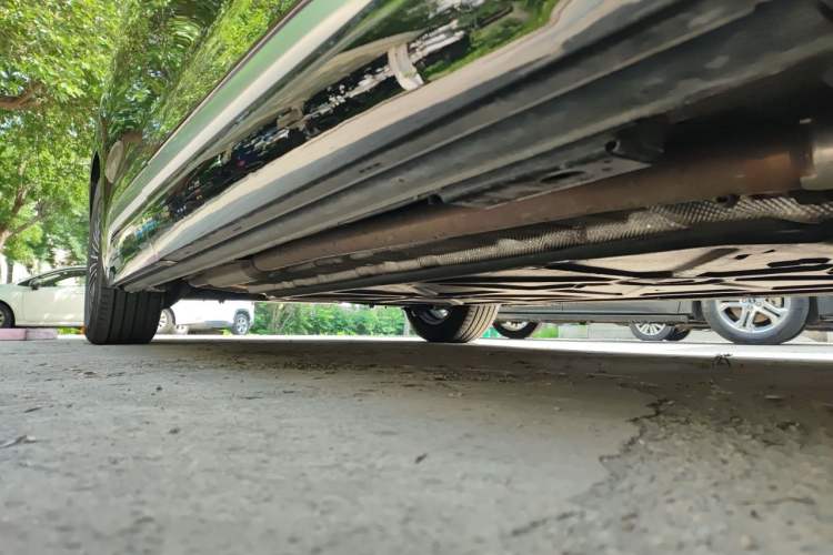 Used Denza D9 2024 DM-i 1050 Luxury Model Chassis Front Right