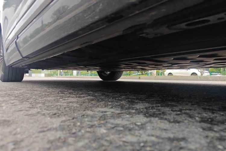 Used Denza D9 2024 EV 620 Premium Model Chassis Front Right