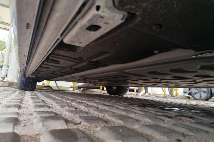 Used Denza D9 2024 EV 620 Premium Model Chassis Front Right