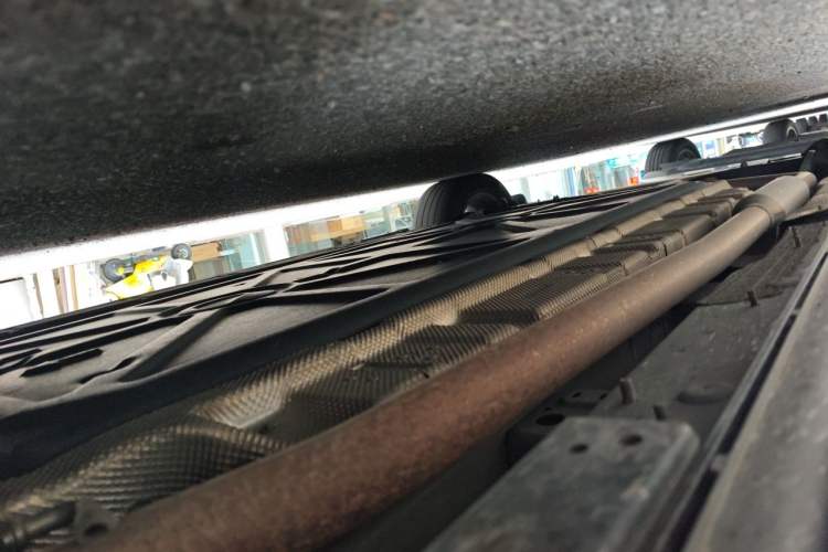 Used Denza D9 2024 DM-i 1050 Luxury Model Chassis Front Right