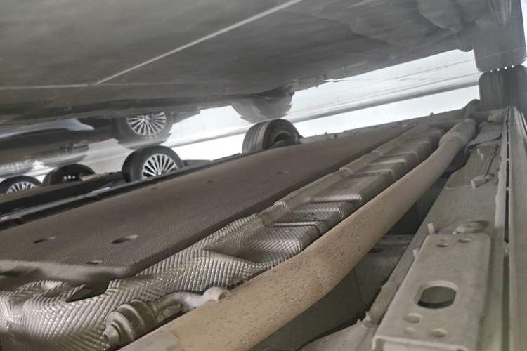 Used Denza D9 2024 DM-i 980 Four-Wheel Drive Prestige Model Chassis Front Right