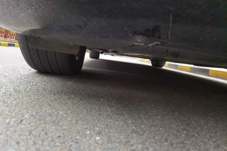 Used Denza D9 2024 DM-i 1050 Luxury Model Chassis Front Right