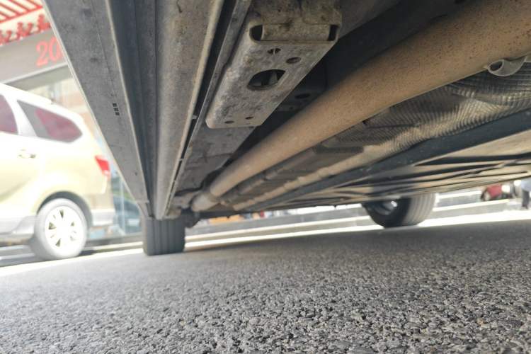 Used Denza D9 2024 DM-i 980 Four-Wheel Drive Prestige Model Chassis Front Right