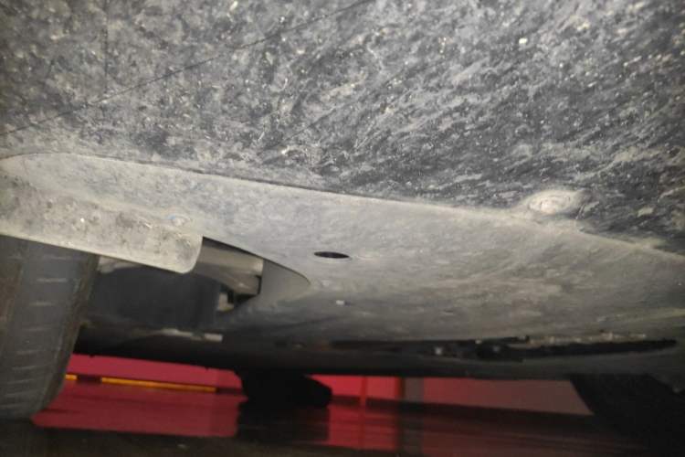 Used Denza D9 2024 DM-i 980 Four-Wheel Drive Flagship Model Chassis Front Right