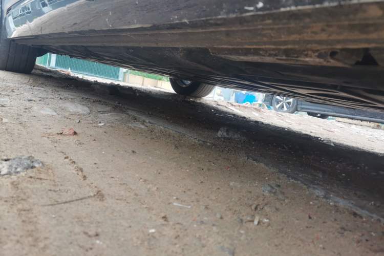 Used Denza D9 2024 EV 620 Premium Model Chassis Front Right