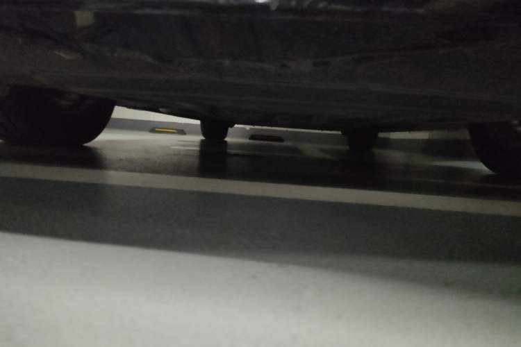 Used Denza D9 2024 DM-i 980 Four-Wheel Drive Prestige Model Chassis Front