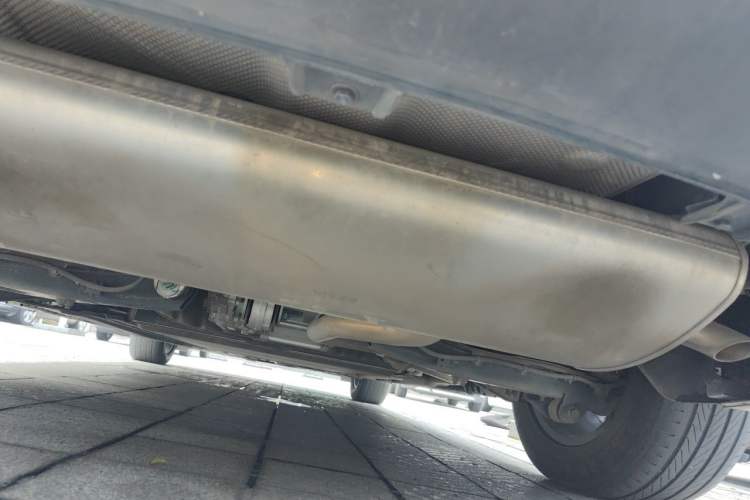 Used Denza D9 2024 DM-i 980 Four-Wheel Drive Prestige Model Chassis Rear