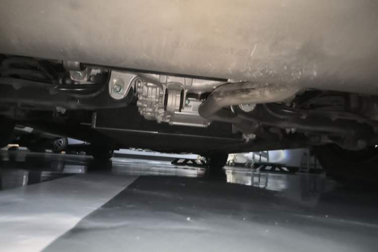 Used Denza D9 2024 DM-i 980 Four-Wheel Drive Prestige Model Chassis Rear