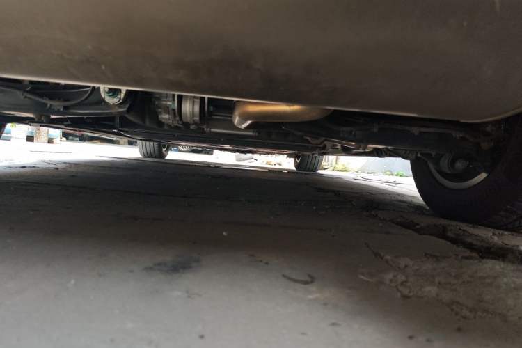 Used Denza D9 2024 DM-i 980 Four-Wheel Drive Prestige Model Chassis Rear