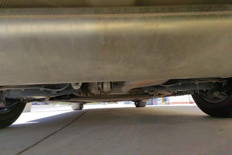 Used Denza D9 2024 DM-i 980 Four-Wheel Drive Prestige Model Chassis Rear