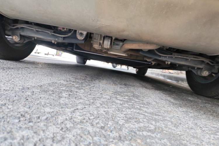 Used Denza D9 2024 DM-i 980 Four-Wheel Drive Flagship Model Chassis Rear