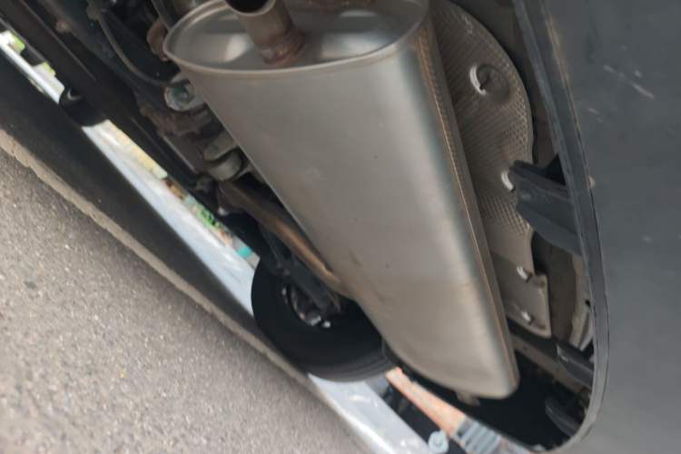 Used Denza D9 2024 DM-i 980 Four-Wheel Drive Prestige Model Chassis Rear