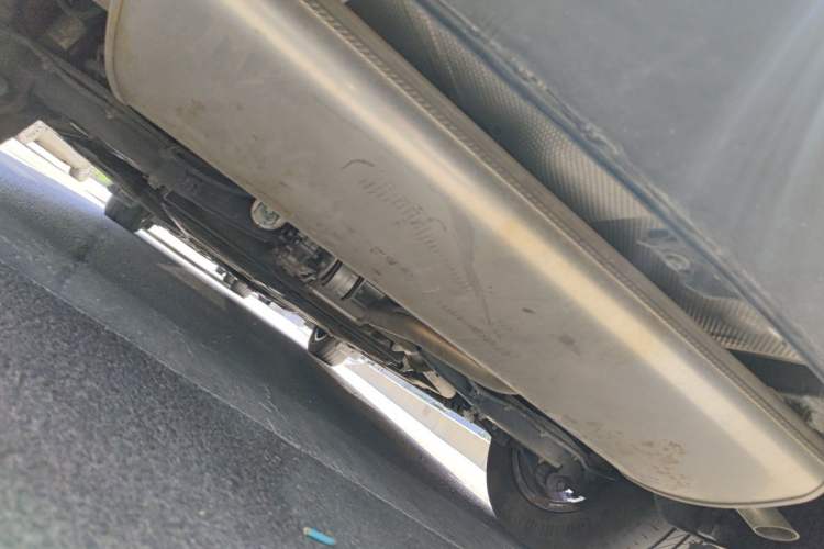 Used Denza D9 2024 DM-i 980 Four-Wheel Drive Prestige Model Chassis Rear