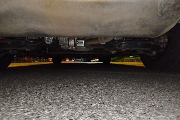 Used Denza D9 2024 DM-i 980 Four-Wheel Drive Prestige Model Chassis Rear