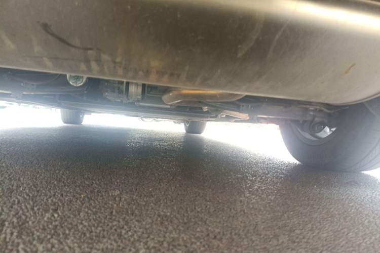 Used Denza D9 2024 DM-i 980 Four-Wheel Drive Flagship Model Chassis Rear