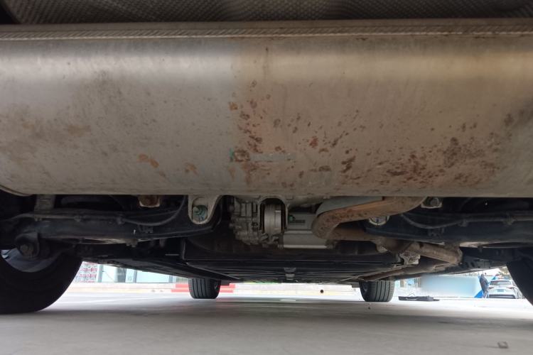 Used Denza D9 2024 DM-i 980 Four-Wheel Drive Prestige Model Chassis Rear