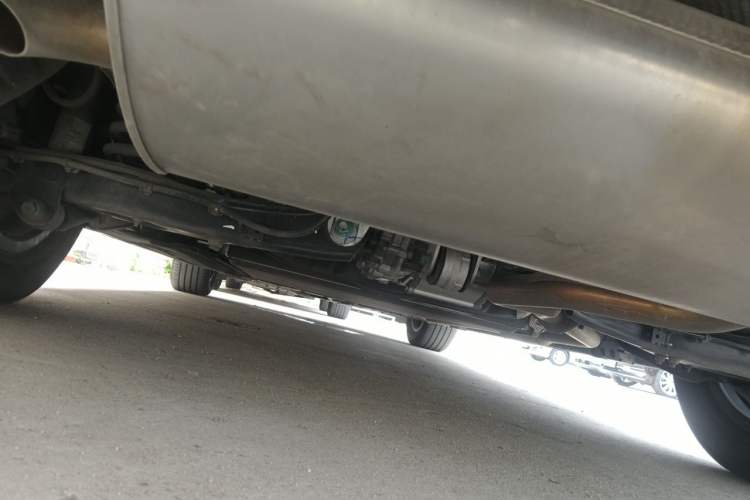 Used Denza D9 2024 DM-i 980 Four-Wheel Drive Prestige Model Chassis Rear