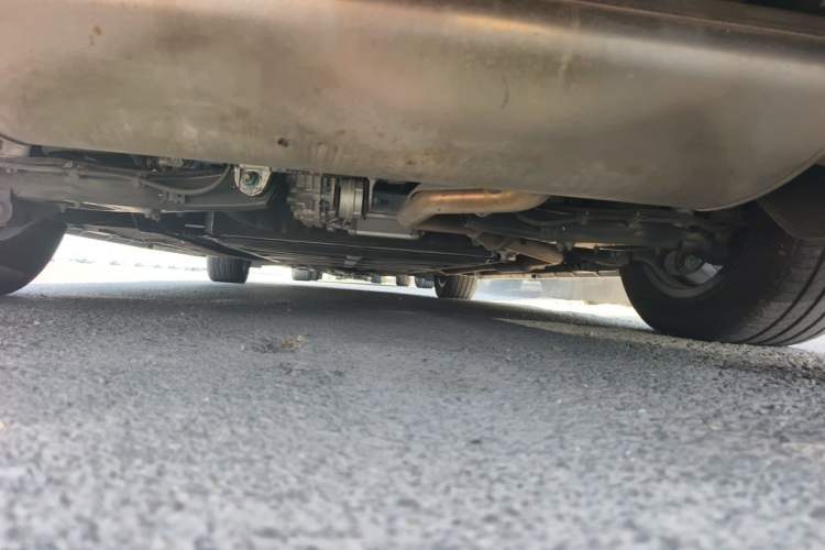 Used Denza D9 2024 DM-i 980 Four-Wheel Drive Prestige Model Chassis Rear