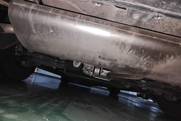 Used Denza D9 2024 DM-i 980 Four-Wheel Drive Prestige Model Chassis Rear