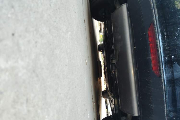 Used Denza D9 2024 DM-i 980 Four-Wheel Drive Prestige Model Chassis Rear