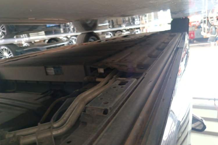 Used Denza D9 2024 DM-i 970 Luxury Model Chassis Rear Left