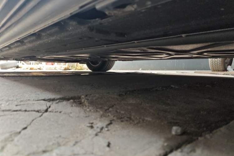 Used Denza D9 2024 DM-i 980 Four-Wheel Drive Prestige Model Chassis Rear Left
