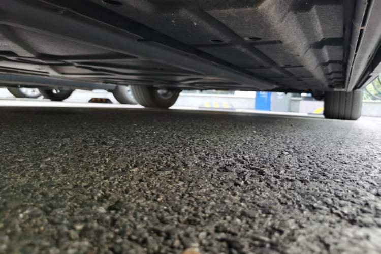 Used Denza D9 2024 DM-i 980 Four-Wheel Drive Prestige Model Chassis Rear Left
