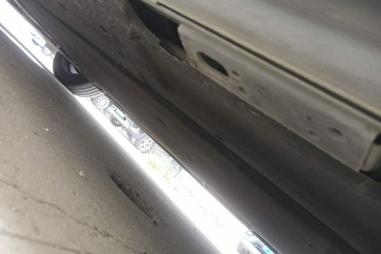 Used Denza D9 2024 DM-i 980 Four-Wheel Drive Prestige Model Chassis Rear Left