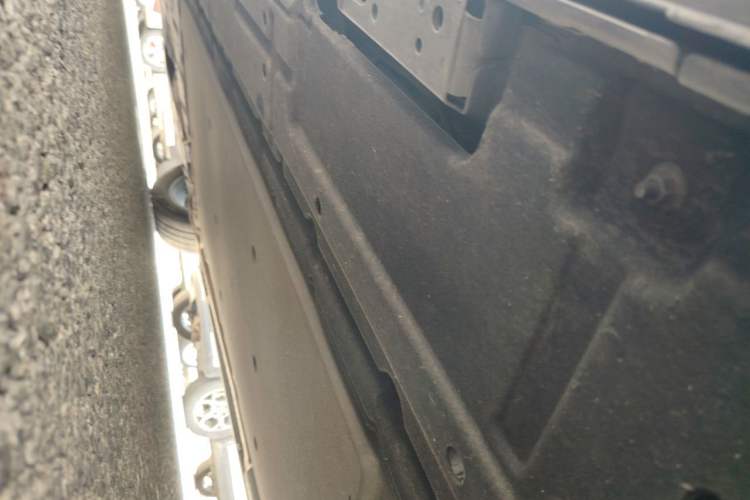 Used Denza D9 2024 DM-i 1050 Luxury Model Chassis Rear Left