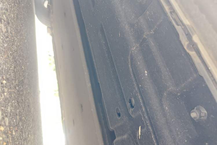 Used Denza D9 2024 DM-i 1050 Luxury Model Chassis Rear Left