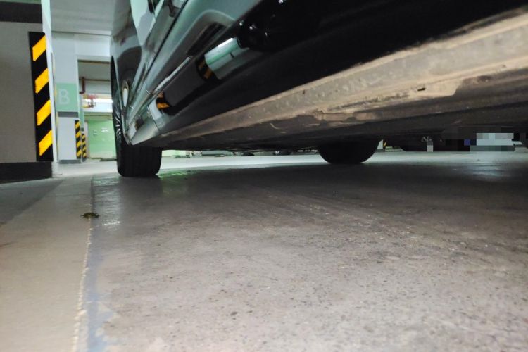Used Denza D9 2024 DM-i 1050 Luxury Model Chassis Rear Left