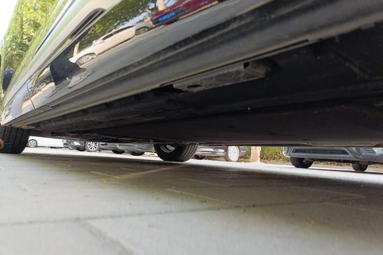 Used Denza D9 2024 DM-i 1050 Luxury Model Chassis Rear Left