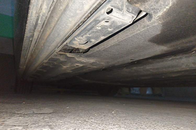 Used Denza D9 2024 DM-i 980 Four-Wheel Drive Flagship Model Chassis Rear Left