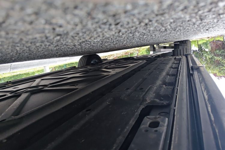 Used Denza D9 2024 DM-i 1050 Luxury Model Chassis Rear Left
