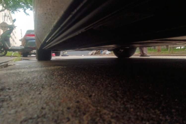 Used Denza D9 2024 DM-i 980 Four-Wheel Drive Prestige Model Chassis Rear Left