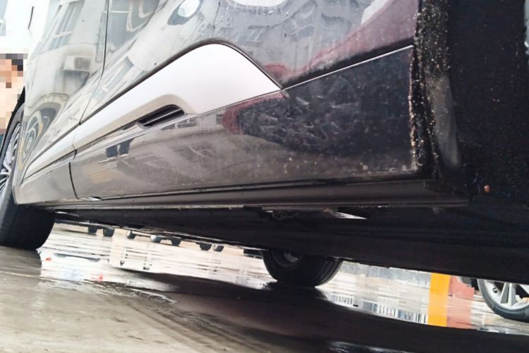 Used Denza D9 2024 DM-i 1050 Luxury Model Chassis Rear Left