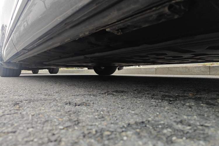 Used Denza D9 2024 EV 620 Premium Model Chassis Rear Left